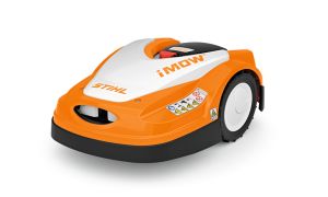 Stihl RMI 422 Mähroboter, klein, mit dem Schriftzug womani sichtbar auf der Oberfläche.