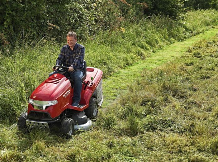 Honda Aufsitzrasenmäher in Aktion – Mähen im großen Stil