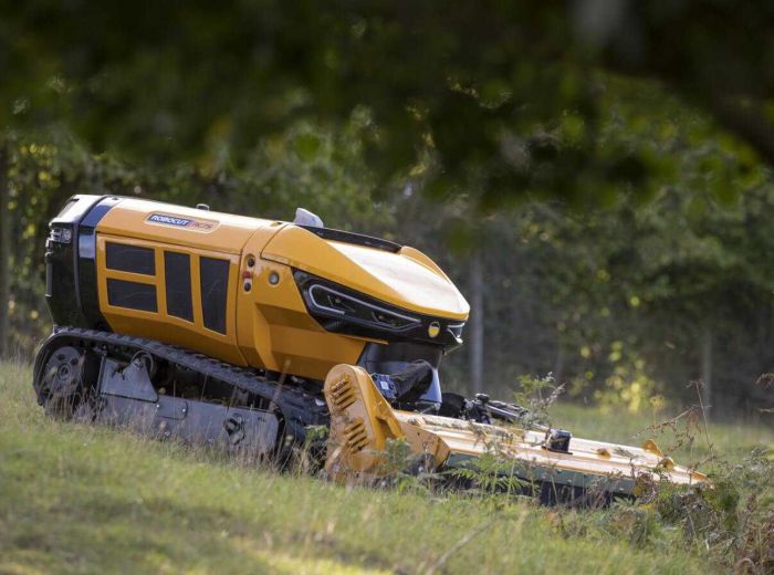 Robocut Mcconel RC75 – Präzise Pflege für grüne Wiesen