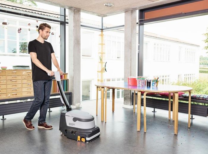 Nilfisk SC250 Scheuersaugmaschine – Kompakte Reinigungslösung für kleine bis mittelgroße Flächen | Effektiv & einfach zu bedienen