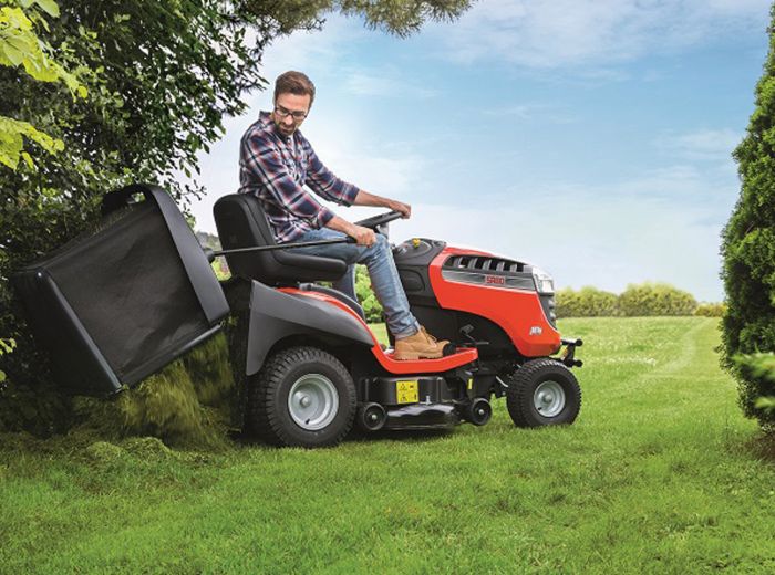 Sabo Aufsitzrasenmäher – komfortables Mähen mit Mann am Steuer