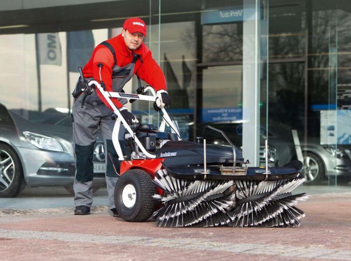 Tielbürger Kehrmaschine entdecken und Straßen sowie Wege effektiv sauber halten
